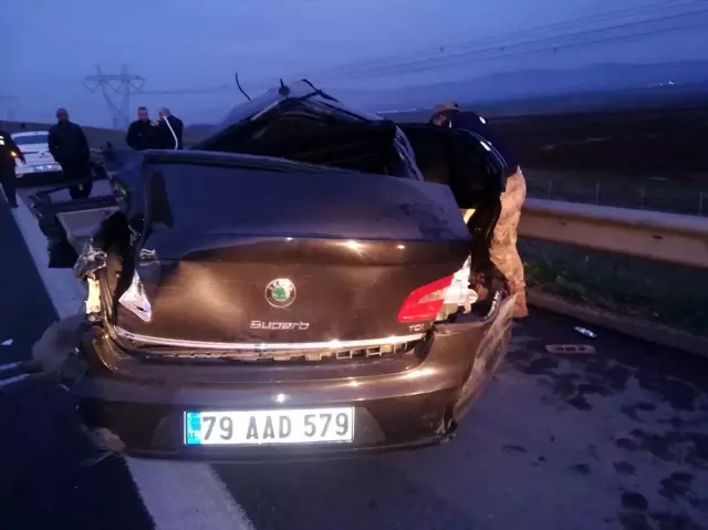 Gaziantep'te TIR ile otomobil çarpıştı: 2 ölü, 3 yaralı Gaziantep'te TIR ile otomobil çarpıştı: 2 ölü, 3 yaralı