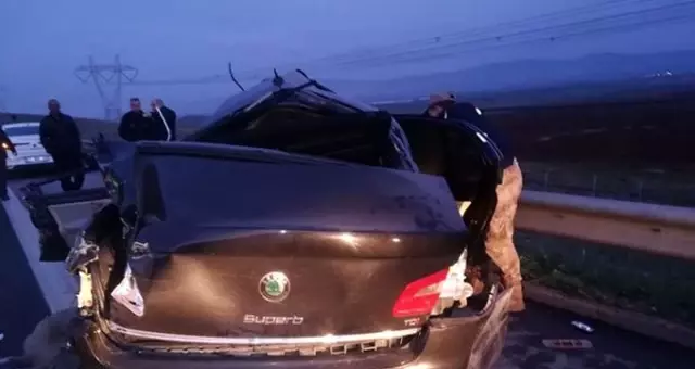 Gaziantep'te TIR ile otomobil çarpıştı: 2 ölü, 3 yaralı Gaziantep'te TIR ile otomobil çarpıştı: 2 ölü, 3 yaralı