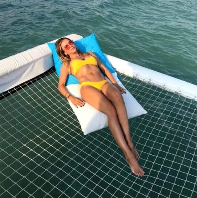 Ivana Sert, soğuğa aldırış etmedi! Karlar içinde jakuzi keyfi yaptı