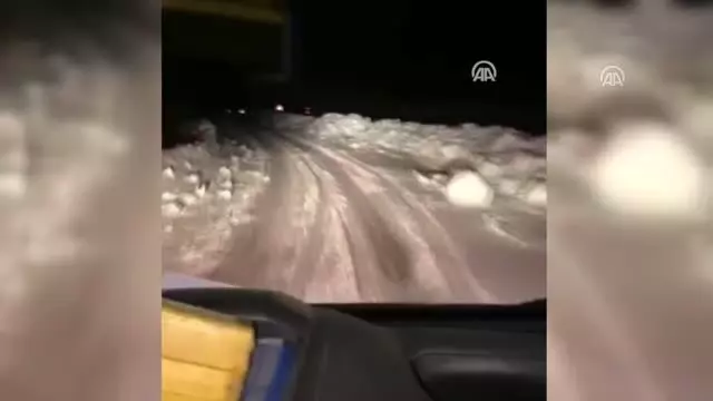 Karda mahsur kalan 4 kişi kurtarıldı