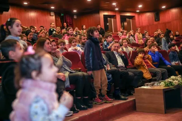Karneyi aldılar, şenlikte coştular Karneyi aldılar, şenlikte coştular