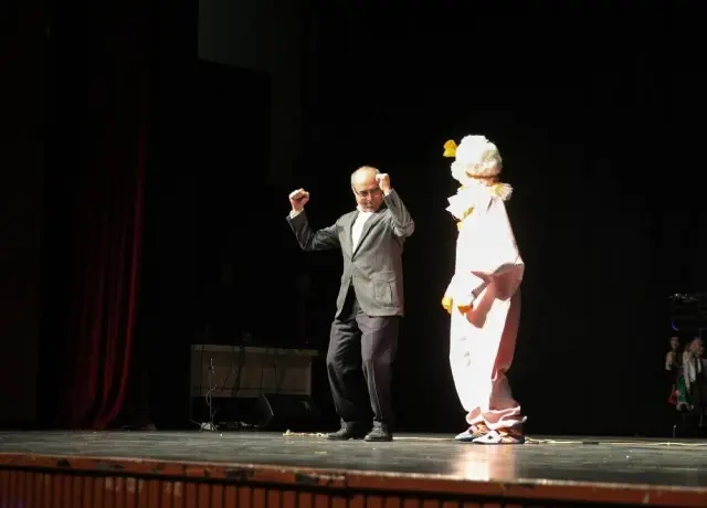 Karneyi aldılar, şenlikte coştular Karneyi aldılar, şenlikte coştular