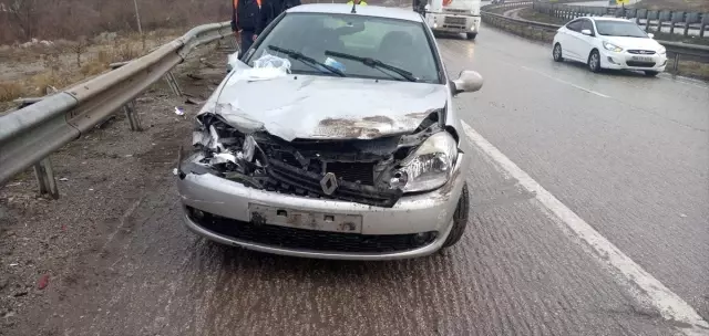 Kırıkkale'de 2 ayrı trafik kazasında 4 kişi yaralandı