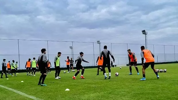 KKTC'de bir ilk; FIFA'ya üye bir ülkenin takımı kamp için ülkeye geldi KKTC'de bir ilk; FIFA'ya üye bir ülkenin takımı kamp için ülkeye geldi
