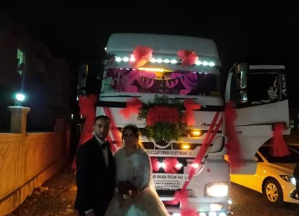 Kullandığı TIR'ı, gelin arabası yaptı