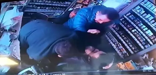 Marketten çaldığı sigaraları satmak isterken yakalandı