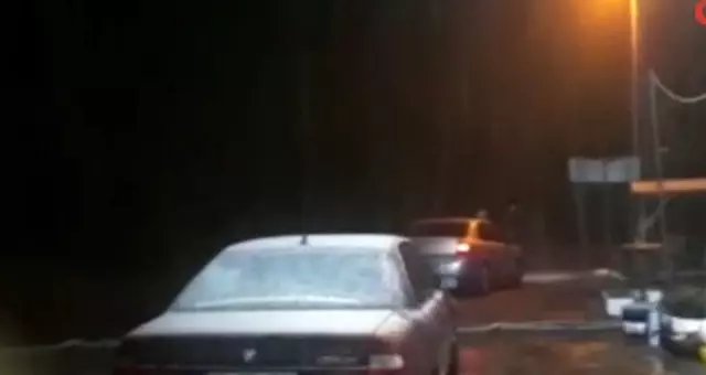 Meteoroloji'nin uyarılarının ardından İstanbul'da kar yağışı başladı Meteoroloji'nin uyarılarının ardından İstanbul'da kar yağışı başladı