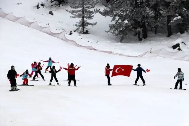 Murat Dağı Termal Turizm Merkezi'nde sezon açıldı Murat Dağı Termal Turizm Merkezi'nde sezon açıldı