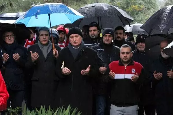 Samsunspor'dan 31 yıl önceki kazada ölenler için anma töreni