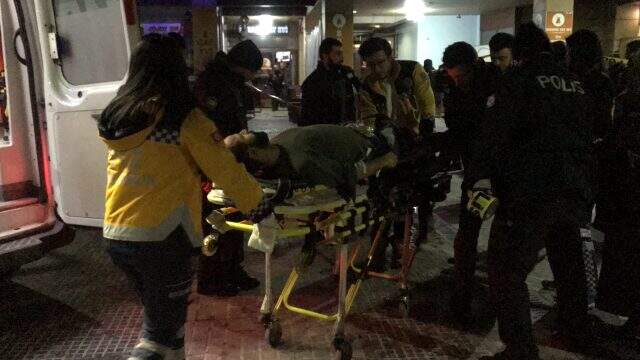 Silahla çayevini basıp kurşun yağdırdılar: 2 yaralı