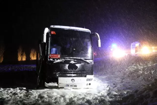 Sivas'ta otobüs şarampole indi: 7 yaralı
