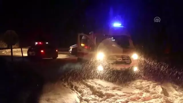 Yolcu otobüsü şarampole indi: 7 yaralı (2) Yolcu otobüsü şarampole indi: 7 yaralı (2)