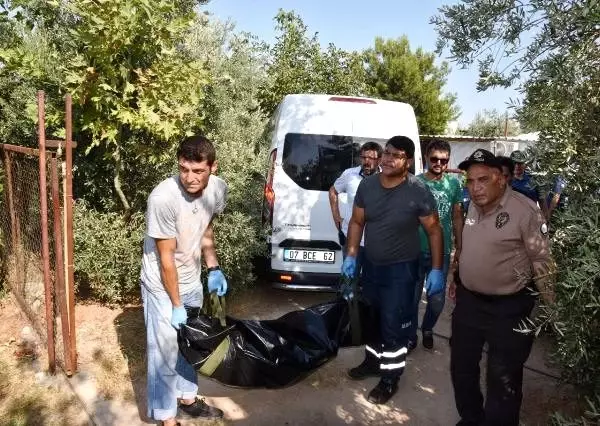 'Sana ne kimden hamile kalırsam kalırım' diyen ablasını 13 yerinden bıçaklayarak öldüren şahsın yargılanmasına başlandı 'Sana ne kimden hamile kalırsam kalırım' diyen ablasını 13 yerinden bıçaklayarak öldüren şahsın yargılanmasına başlandı