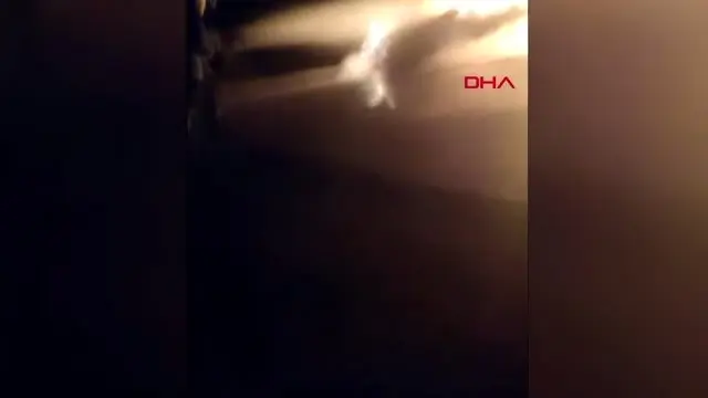 Adana hareket halindeki otomobilde elektrik kontağından yangın çıktı Adana hareket halindeki otomobilde elektrik kontağından yangın çıktı