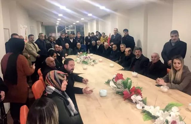 AK Parti İl Başkanı Türkmenoğlu'ndan ilçe başkanlarına ziyaret AK Parti İl Başkanı Türkmenoğlu'ndan ilçe başkanlarına ziyaret