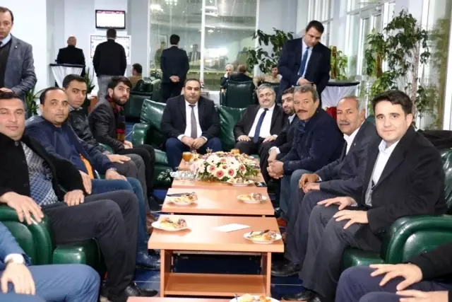 Akçakale Belediye koşusunun şampiyonu İsa Akyavuz oldu Akçakale Belediye koşusunun şampiyonu İsa Akyavuz oldu