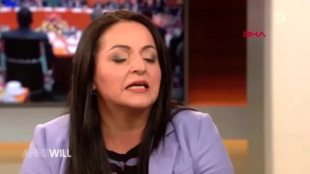 Alman vekil TV programında Cumhurbaşkanı Erdoğan'a iftira attı, yanındaki uzmanlar anında yalanladı Alman vekil TV programında Cumhurbaşkanı Erdoğan'a iftira attı, yanındaki uzmanlar anında yalanladı