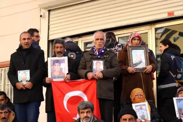 Annelerin 141 günlük evlat nöbetinde aile sayısı 69 oldu Annelerin 141 günlük evlat nöbetinde aile sayısı 69 oldu