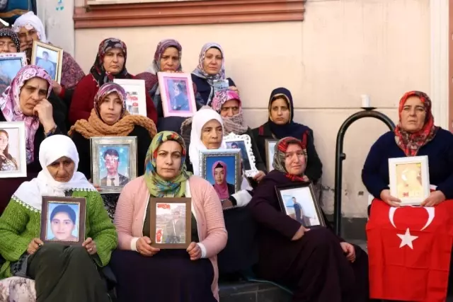 Annelerin 141 günlük evlat nöbetinde aile sayısı 69 oldu Annelerin 141 günlük evlat nöbetinde aile sayısı 69 oldu