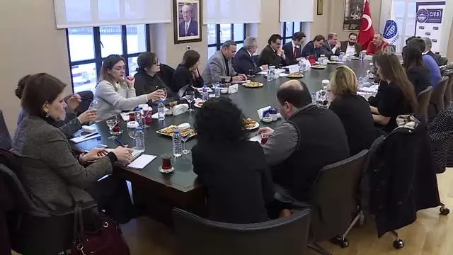 AP Türkiye Raportörü Amor akademisyenler ve öğrencilerle bir araya geldi AP Türkiye Raportörü Amor akademisyenler ve öğrencilerle bir araya geldi