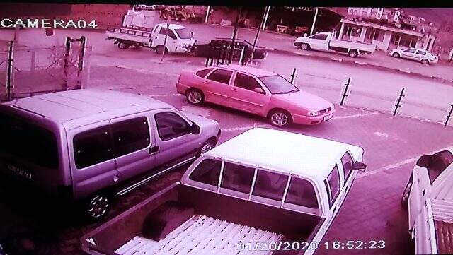 Aşkına karşılık bulamayan kadın, kazaya neden oldu! Ölümden döndü