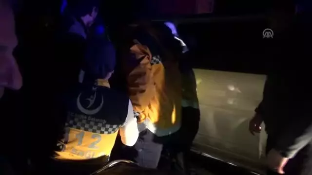 Aydın'da minibüs sürücüsü önce otomobile, kaçarken de tıra çarptı Aydın'da minibüs sürücüsü önce otomobile, kaçarken de tıra çarptı