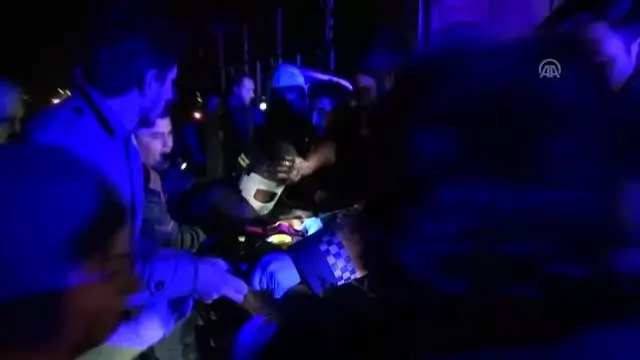 Aydın'da minibüs sürücüsü önce otomobile, kaçarken de tıra çarptı Aydın'da minibüs sürücüsü önce otomobile, kaçarken de tıra çarptı