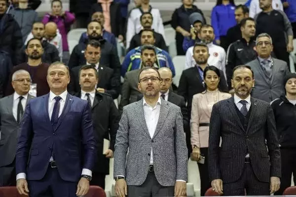 Bakan Kasapoğlu: 2020 Tokyo'dan umudumuz büyük Bakan Kasapoğlu: 2020 Tokyo'dan umudumuz büyük