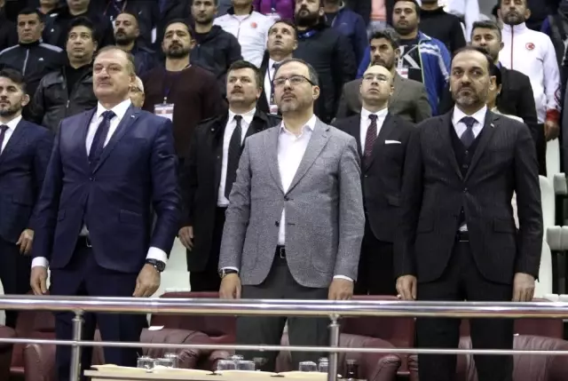 Bakan Kasapoğlu, Türkiye Gençler Tekvando Şampiyonası açılış törenine katıldı Bakan Kasapoğlu, Türkiye Gençler Tekvando Şampiyonası açılış törenine katıldı