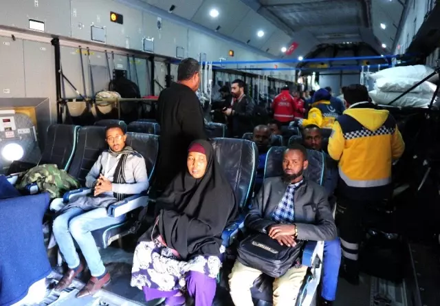 Bakan Koca: 'Toplam 17 hastanın 10 tanesini Türkiye'ye getirmiş olduk' Bakan Koca: 'Toplam 17 hastanın 10 tanesini Türkiye'ye getirmiş olduk'