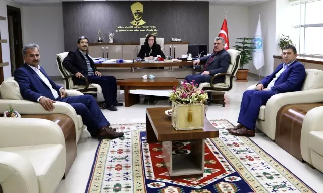 Başaran, Akhisarlı muhtarları ağırladı