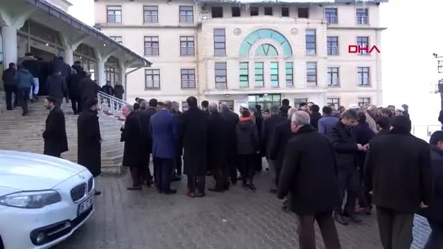 Bitlis diyanet işleri eski başkanı görmez: 'kanaat önderi sulh uğruna canını verdi' Bitlis diyanet işleri eski başkanı görmez: 'kanaat önderi sulh uğruna canını verdi'