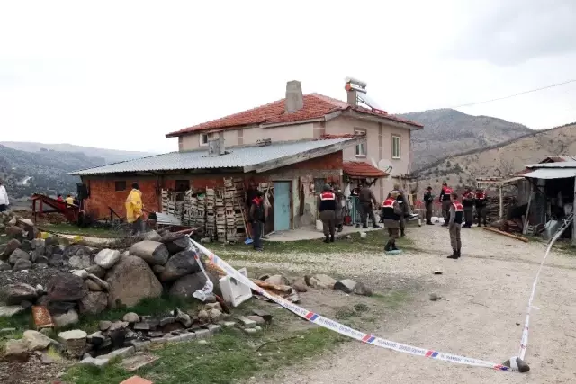 Bolu'da, 4 kişinin öldürüldüğü cinayet davasında duygu dolu anlar yaşandı Bolu'da, 4 kişinin öldürüldüğü cinayet davasında duygu dolu anlar yaşandı