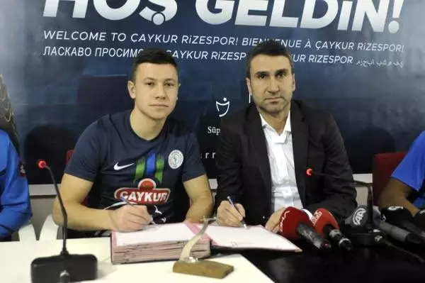Çaykur Rizespor, yeni transferleriyle sözleşme imzaladı Çaykur Rizespor, yeni transferleriyle sözleşme imzaladı