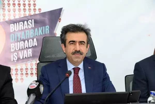 Diyarbakır'da kurulacak çağrı merkezlerinde 3 bin kişi istihdam edilecek Diyarbakır'da kurulacak çağrı merkezlerinde 3 bin kişi istihdam edilecek