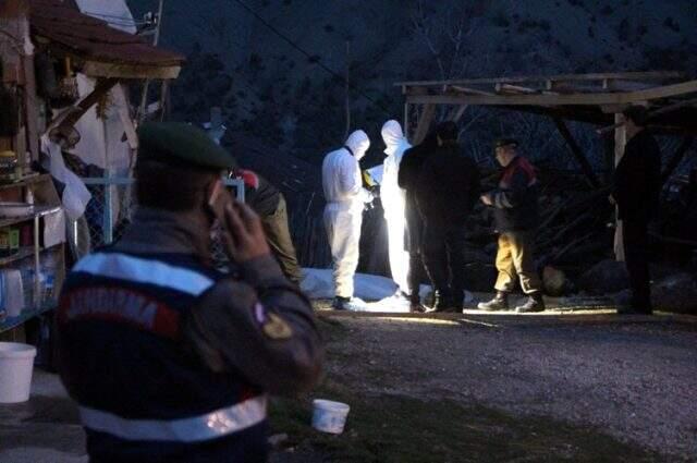 Duruşmada kahreden an! Ailesini katleden kişilere yazdığı mektubu gözyaşları içinde okudu