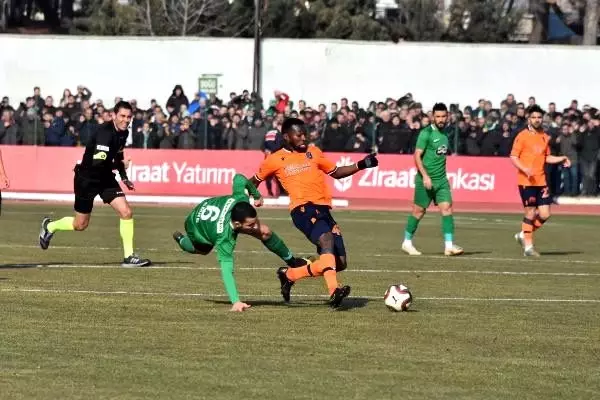 GMG Kırklarelispor, Medipol Başakşehir'i kupanın dışına itti GMG Kırklarelispor, Medipol Başakşehir'i kupanın dışına itti