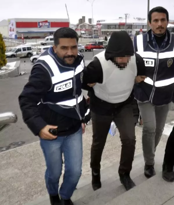 Hastane önüne yaralı bırakılan kişi öldü; 2 gözaltı Hastane önüne yaralı bırakılan kişi öldü; 2 gözaltı