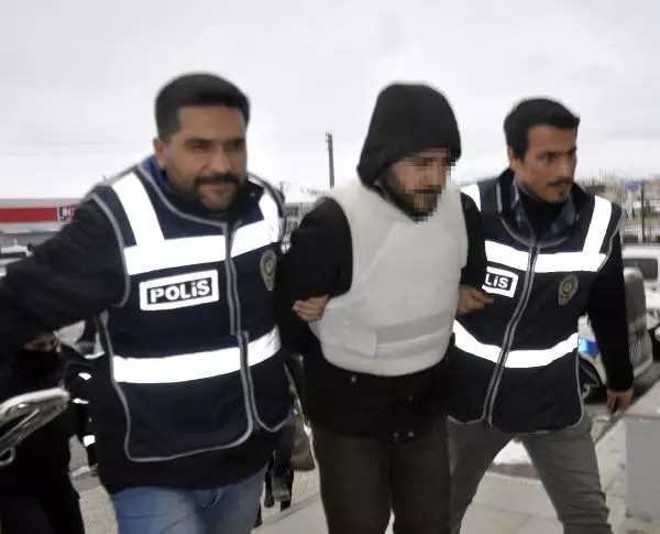 Hastane önüne yaralı bırakılan kişi öldü; 2 gözaltı Hastane önüne yaralı bırakılan kişi öldü; 2 gözaltı