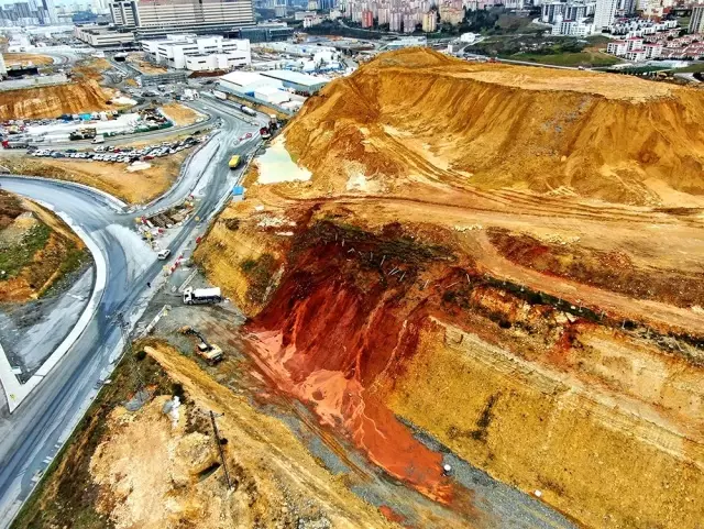 İBB şehir hastanesinin yol inşaatlarını durdurdu İBB şehir hastanesinin yol inşaatlarını durdurdu