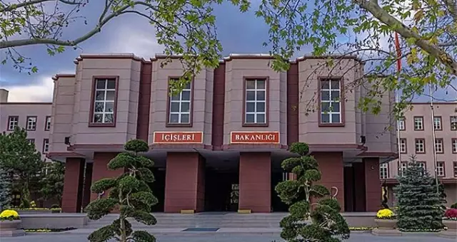 İçişleri Bakanlığı, 'şehit, gazi' kelimelerinin kullanılabilmesine ilişkin genelgeyi 81 ile gönderdi İçişleri Bakanlığı, 'şehit, gazi' kelimelerinin kullanılabilmesine ilişkin genelgeyi 81 ile gönderdi