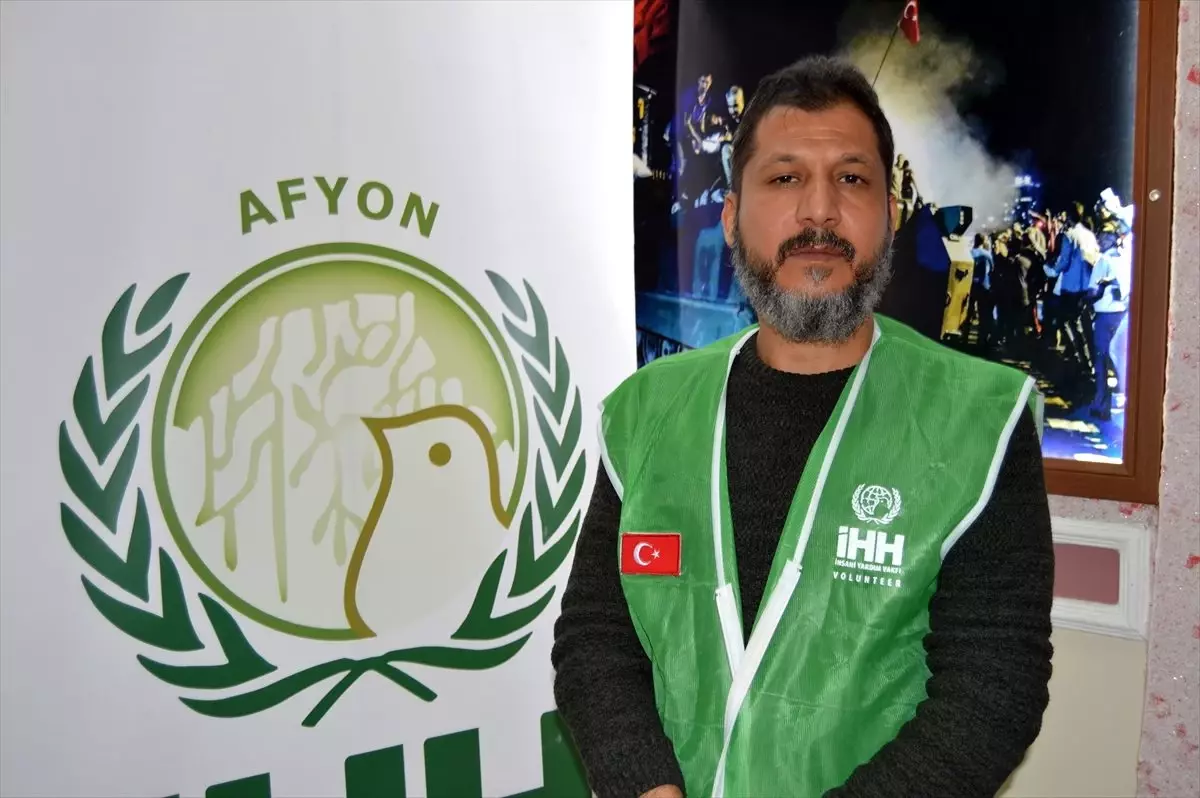 İHH�nin İdlibliler için başlattığı &quot;briket ev&quot; kampanyasına büyük