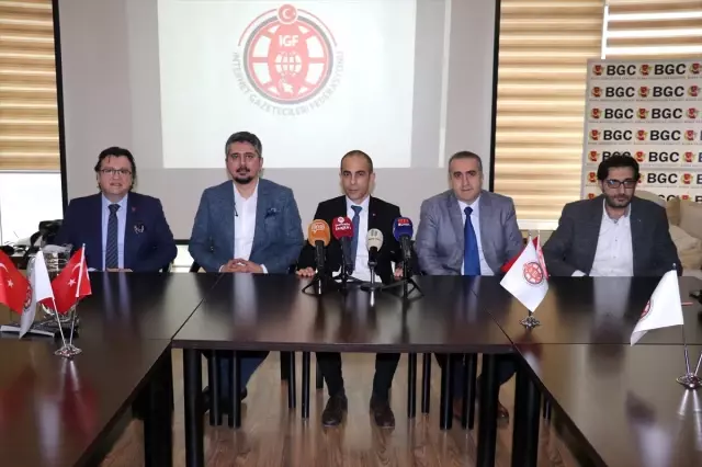 İnternet Gazetecileri Federasyonu Bursa'da kuruldu İnternet Gazetecileri Federasyonu Bursa'da kuruldu