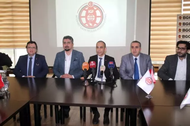 İnternet Gazetecileri Federasyonu Bursa'da kuruldu İnternet Gazetecileri Federasyonu Bursa'da kuruldu