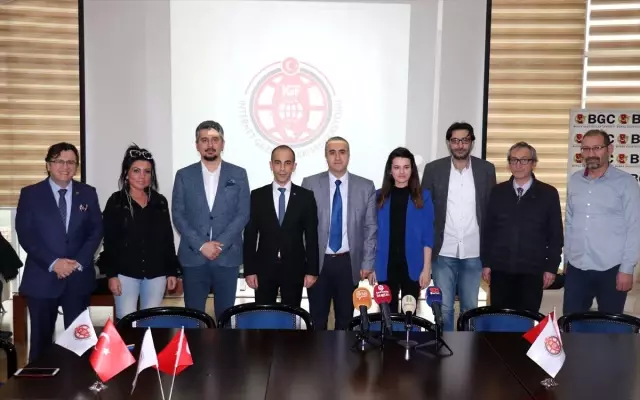 İnternet Gazetecileri Federasyonu Bursa'da kuruldu İnternet Gazetecileri Federasyonu Bursa'da kuruldu