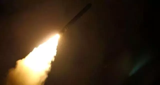 Irak'ta ABD Büyükelçiliği'nin bulunduğu bölgeye füzeli saldırı düzenlendi Irak'ta ABD Büyükelçiliği'nin bulunduğu bölgeye füzeli saldırı düzenlendi