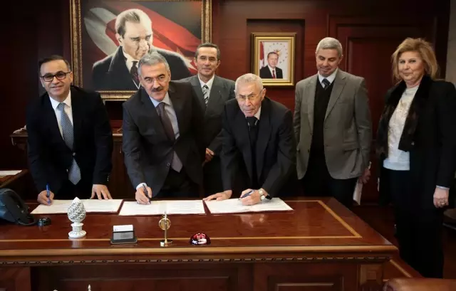İzmir'de eğitime hayırsever desteği
