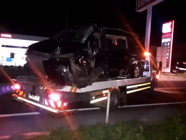 İzmir'de tır ile minibüs çarpıştı: 1 ölü