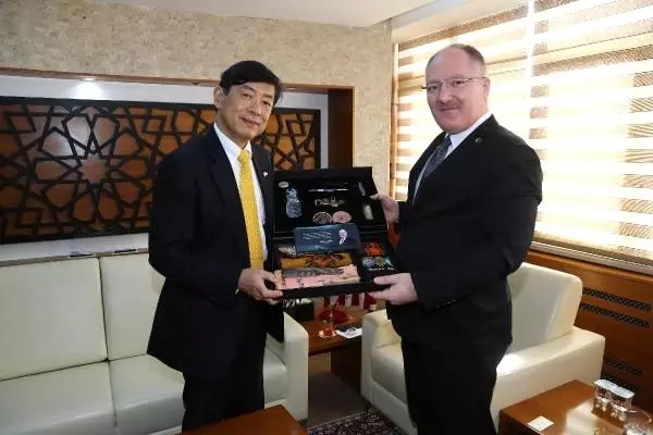 Japonya Büyükelçisi Miyajima'dan Sivas ziyareti Japonya Büyükelçisi Miyajima'dan Sivas ziyareti