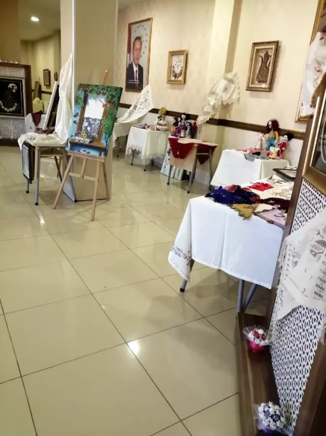 Kadın Kültür ve Sanat Merkezlerinden dönem sonu sergisi Kadın Kültür ve Sanat Merkezlerinden dönem sonu sergisi